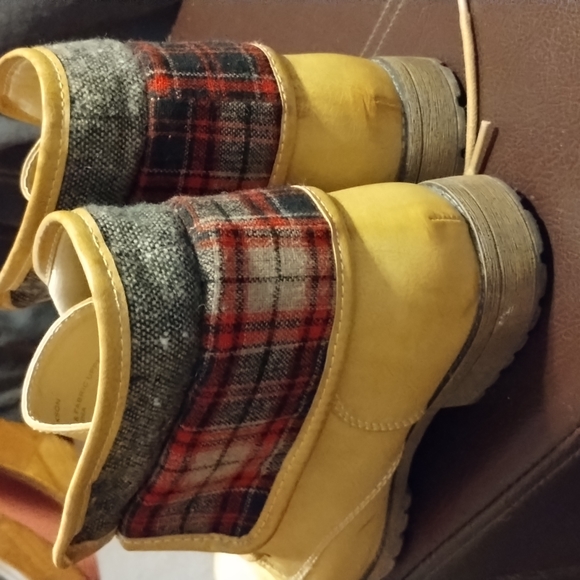 Rampage Plaid Boots - Picture 3 of 11